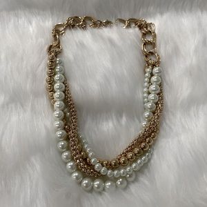 NECKLACE - GOLD + PEARLS